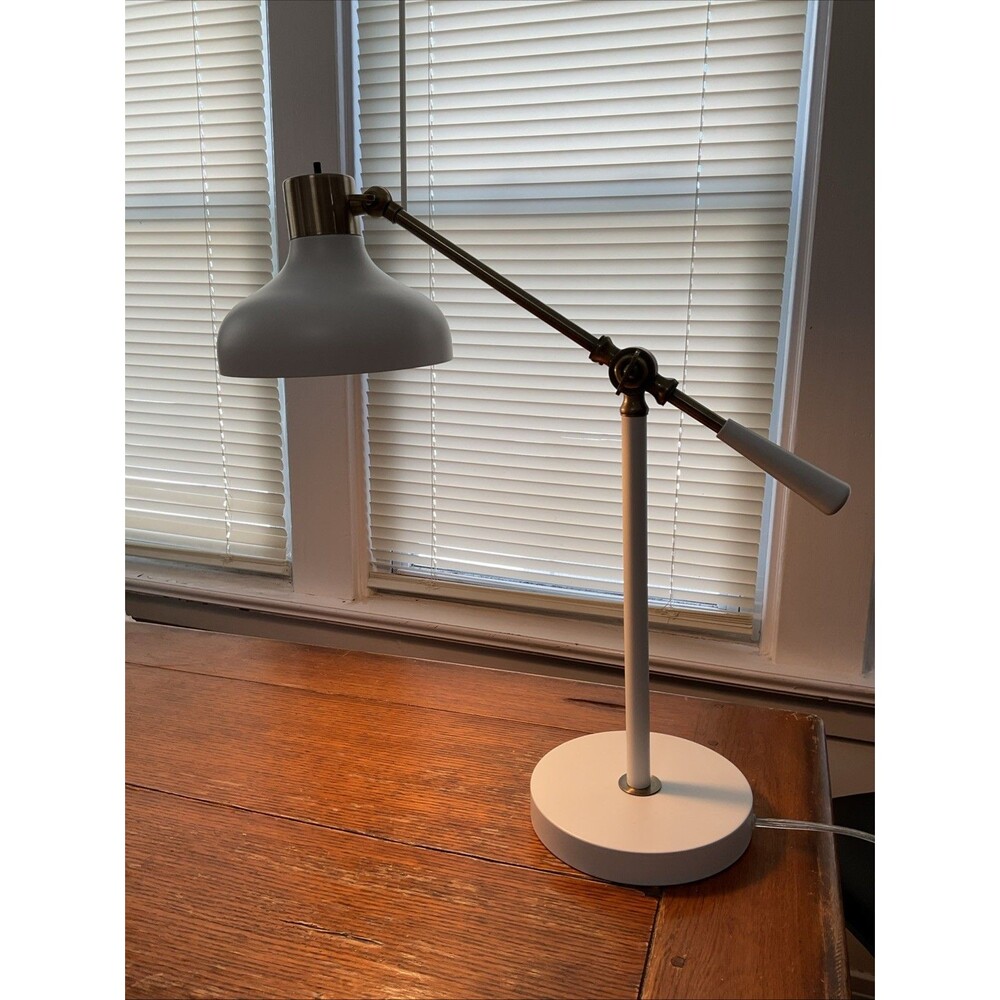 Arcadia Collection,Threshold Work/table lamp, off-white